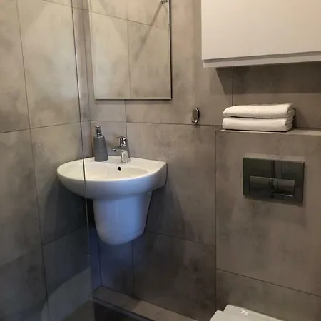I Na Zlotej *